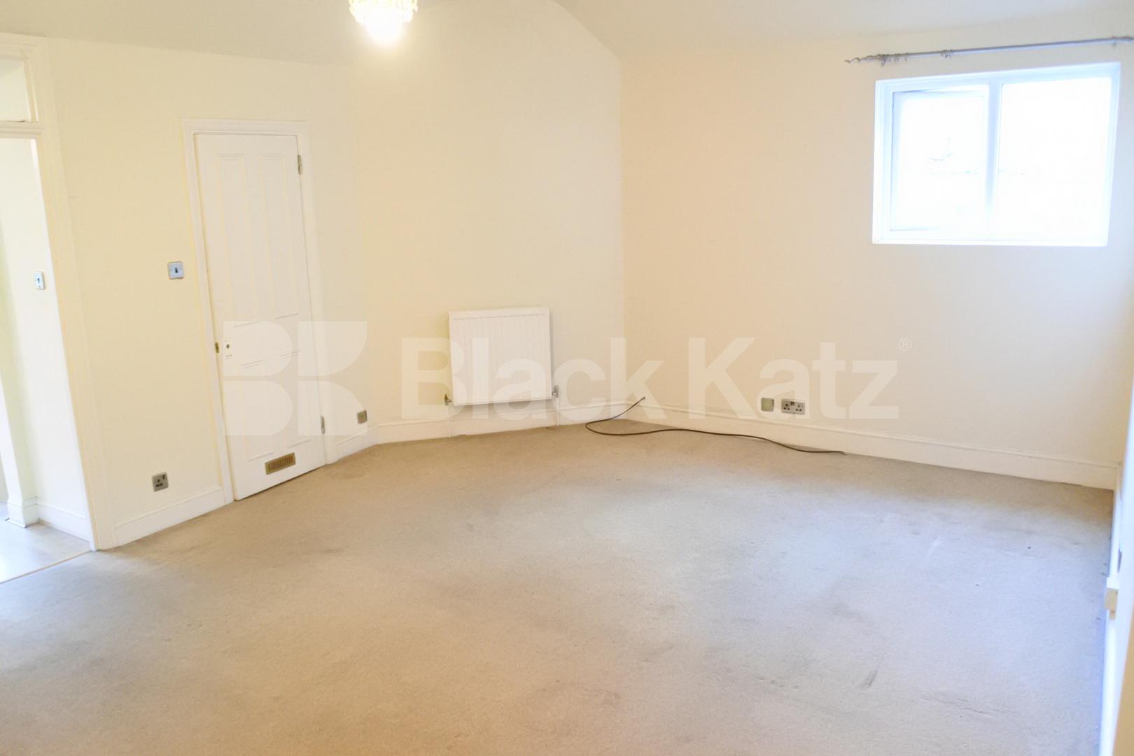 			NEW INSTRUCTION!, 3 Bedroom, 1 bath, 1 reception Flat			 Kings Avenue, Muswell Hill