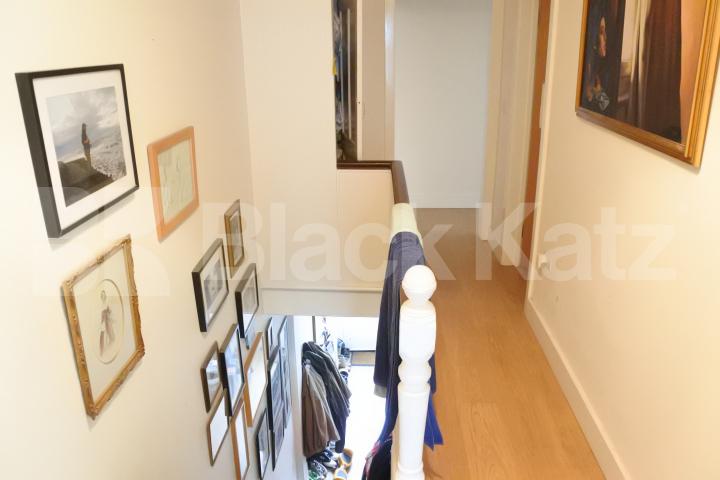 			Fortismere Catchement, 4 Bedroom, 1 bath, 1 reception House			 Greenham Road, MUSWELL HILL