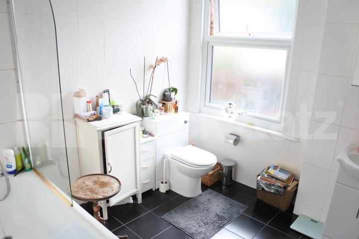 			Fortismere Catchement, 4 Bedroom, 1 bath, 1 reception House			 Greenham Road, MUSWELL HILL