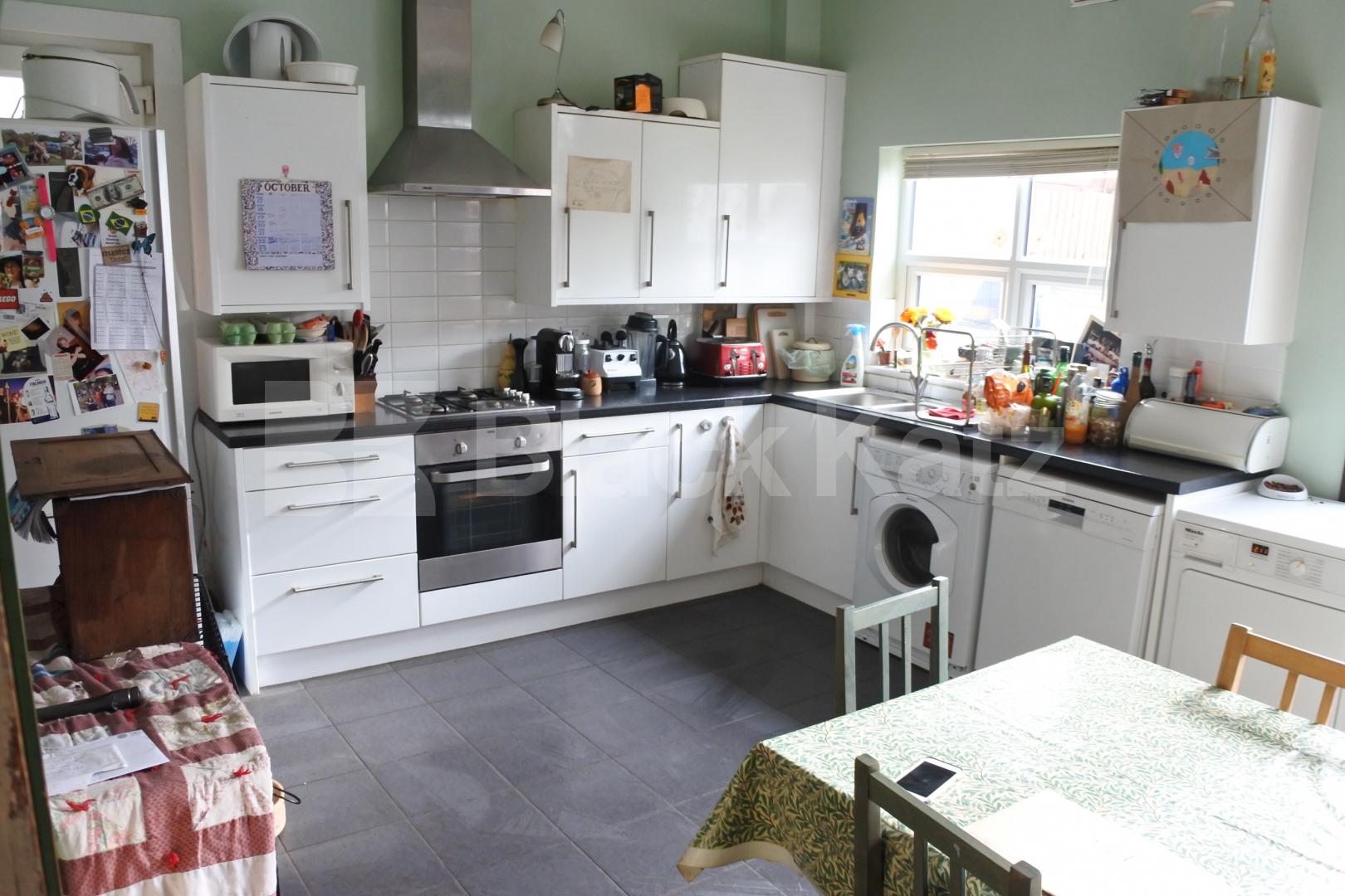			Fortismere Catchement, 4 Bedroom, 1 bath, 1 reception House			 Greenham Road, MUSWELL HILL