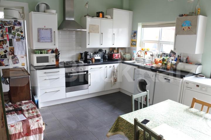 			Fortismere Catchement, 4 Bedroom, 1 bath, 1 reception House			 Greenham Road, MUSWELL HILL