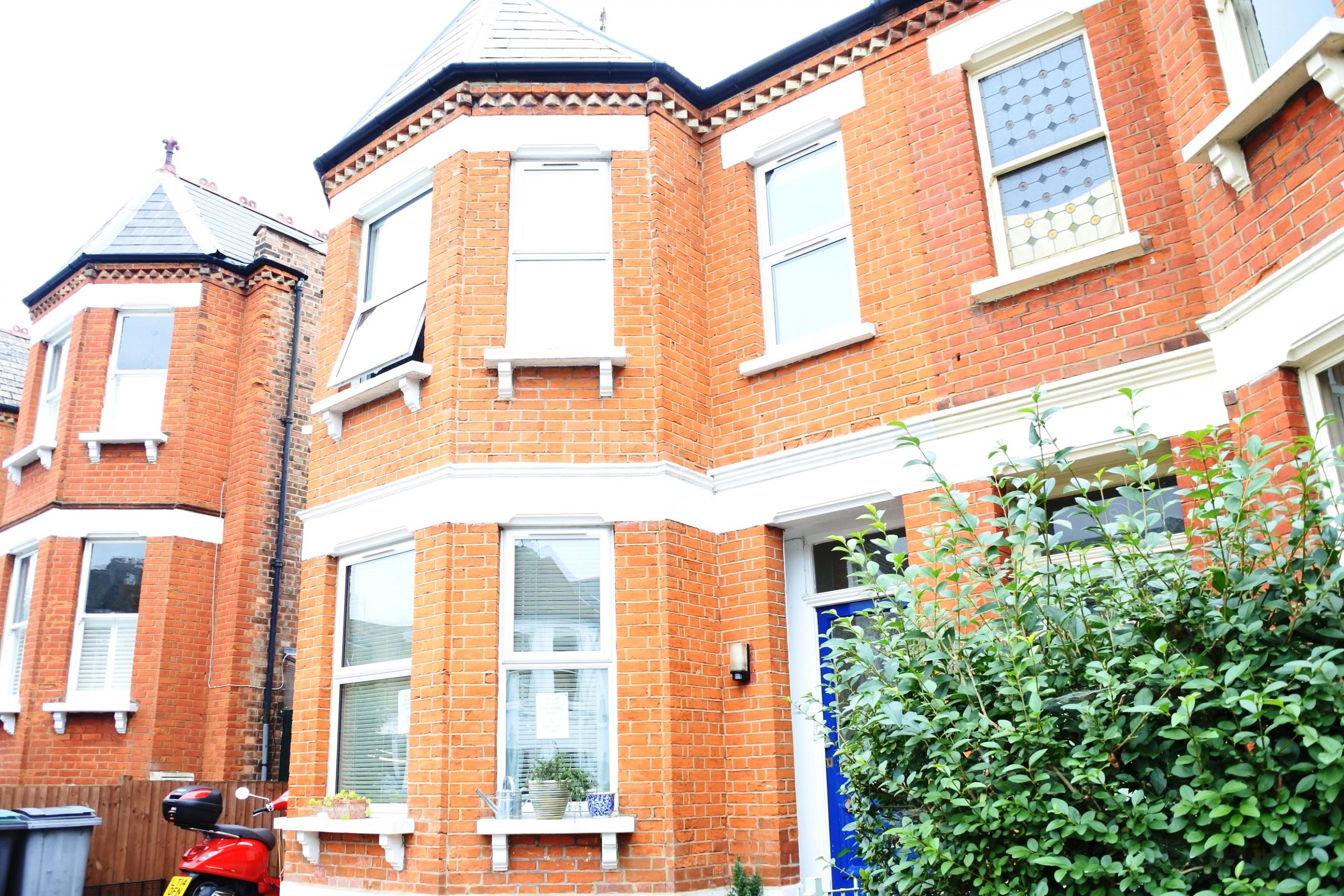 			Fortismere Catchement, 4 Bedroom, 1 bath, 1 reception House			 Greenham Road, MUSWELL HILL N10
