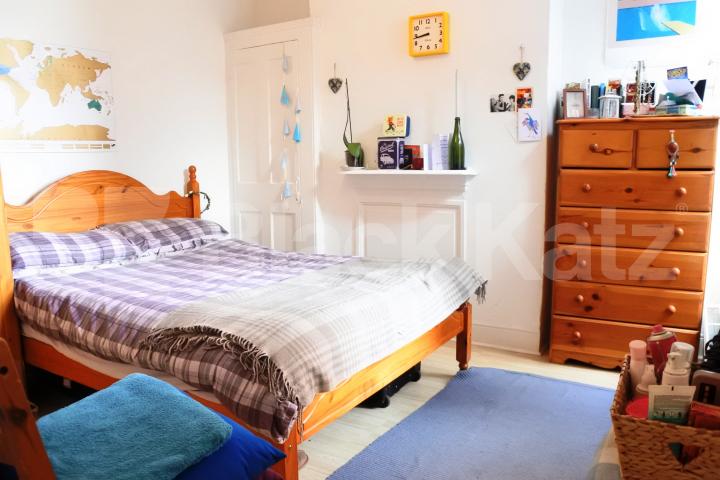 			Amazing Top Floor 2 Bed Property !, 2 Bedroom, 1 bath, 1 reception Flat			 Hillfield Park Mews, Muswell Hill