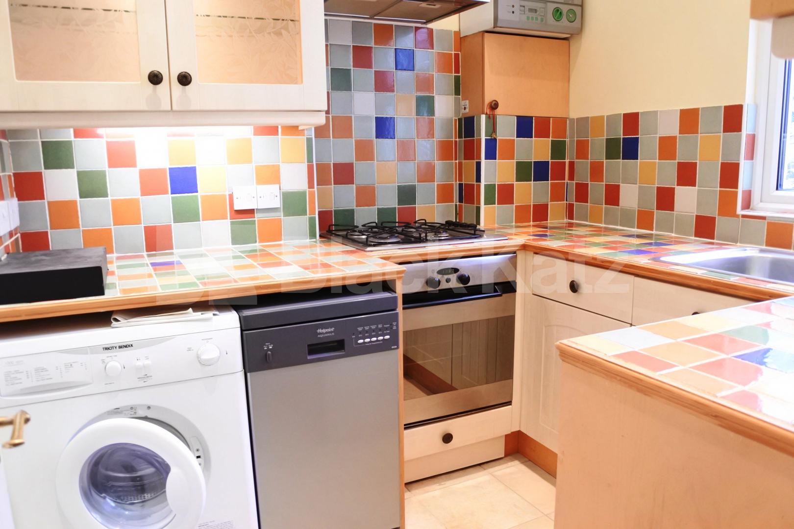 			2 Bedroom, 1 bath, 1 reception Flat			 Florence road, Stroud green