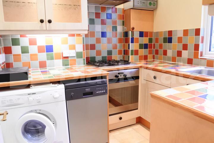			2 Bedroom, 1 bath, 1 reception Flat			 Florence road, Stroud green