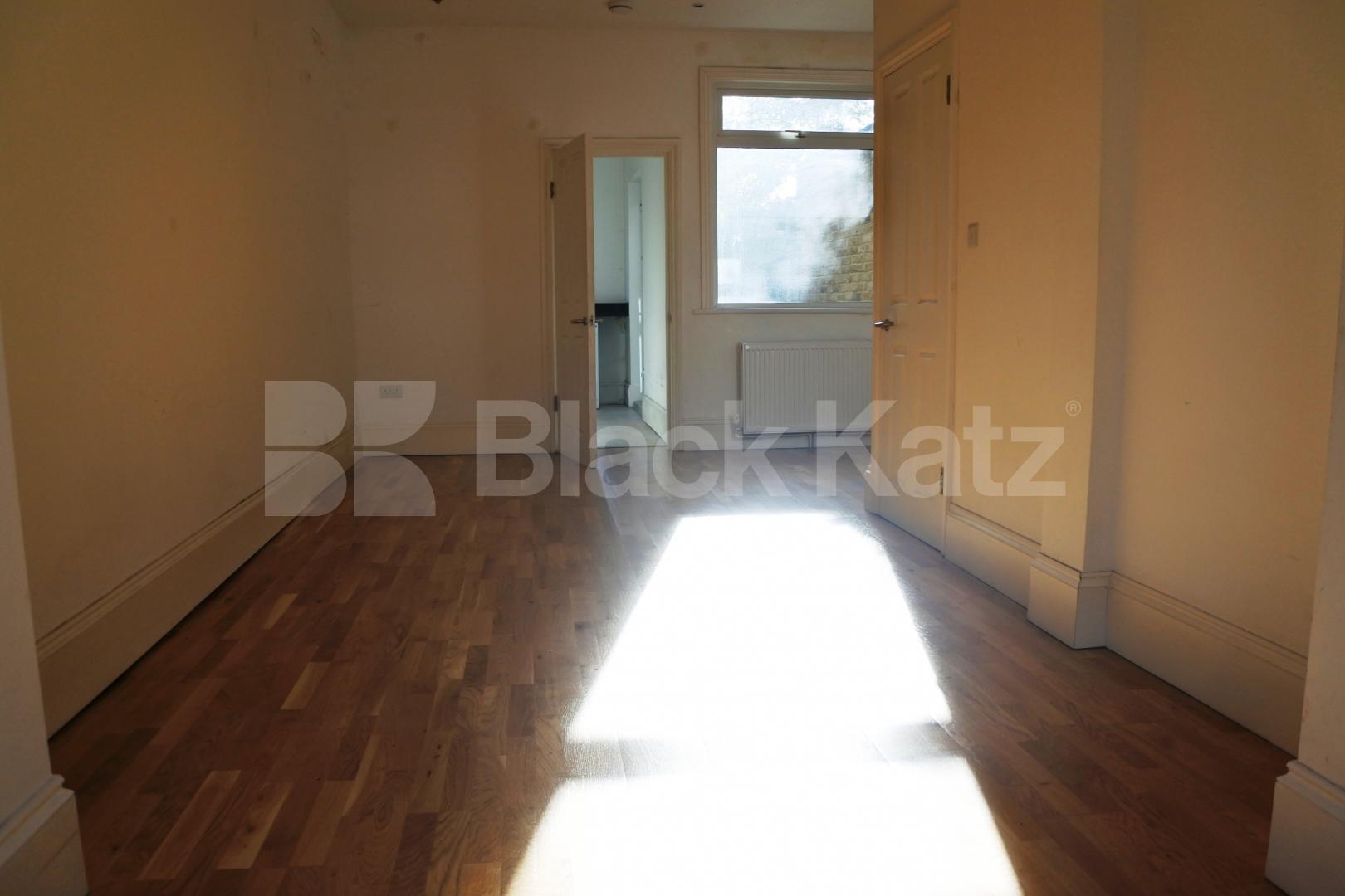 			3 Bedroom, 1 bath, 1 reception House			 Beechwood road, Crouch End