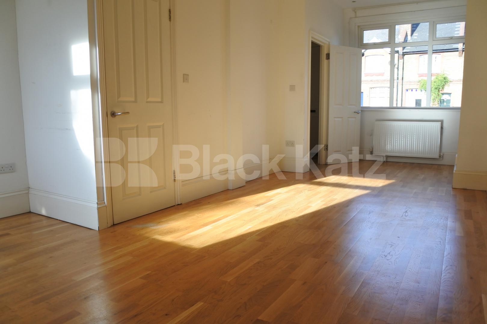 			3 Bedroom, 1 bath, 1 reception House			 Beechwood road, Crouch End