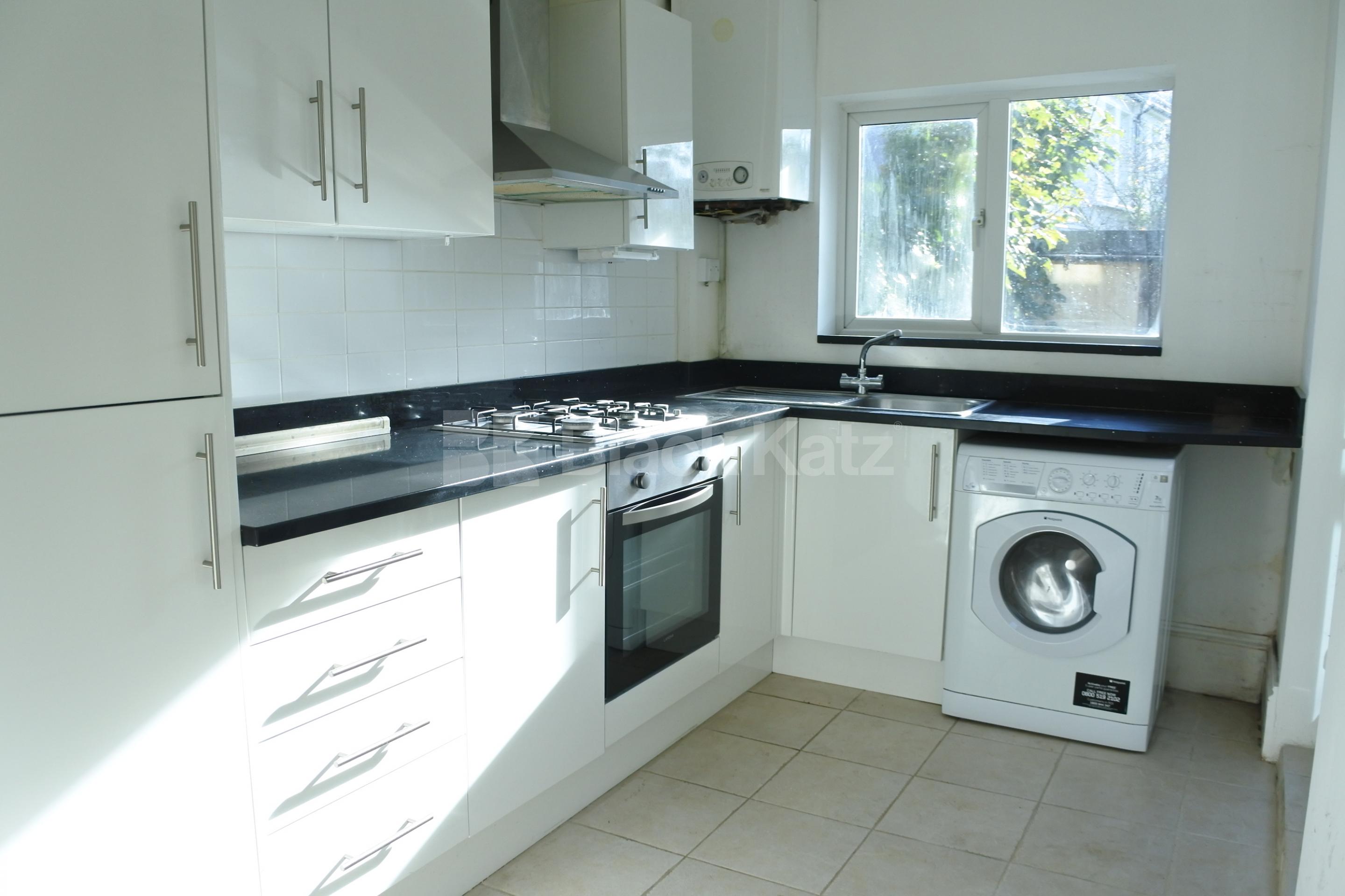 			3 Bedroom, 1 bath, 1 reception House			 Beechwood road, Crouch End N8