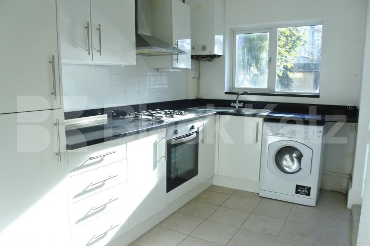 			3 Bedroom, 1 bath, 1 reception House			 Beechwood road, Crouch End