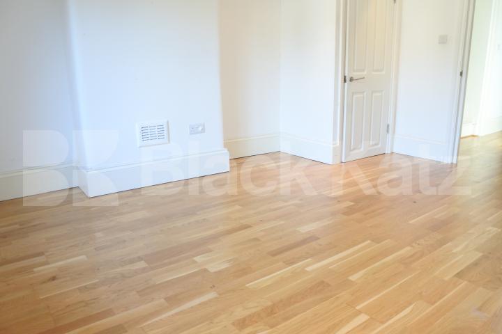 			3 Bedroom, 1 bath, 1 reception House			 Beechwood road, Crouch End