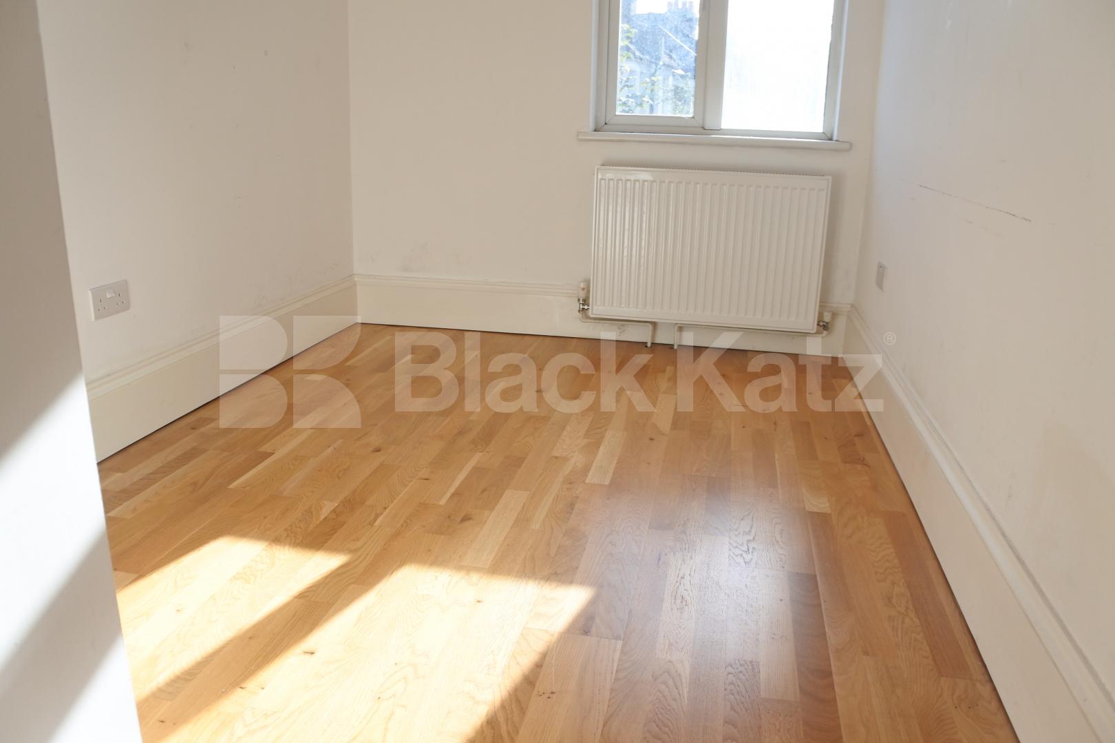 			3 Bedroom, 1 bath, 1 reception House			 Beechwood road, Crouch End