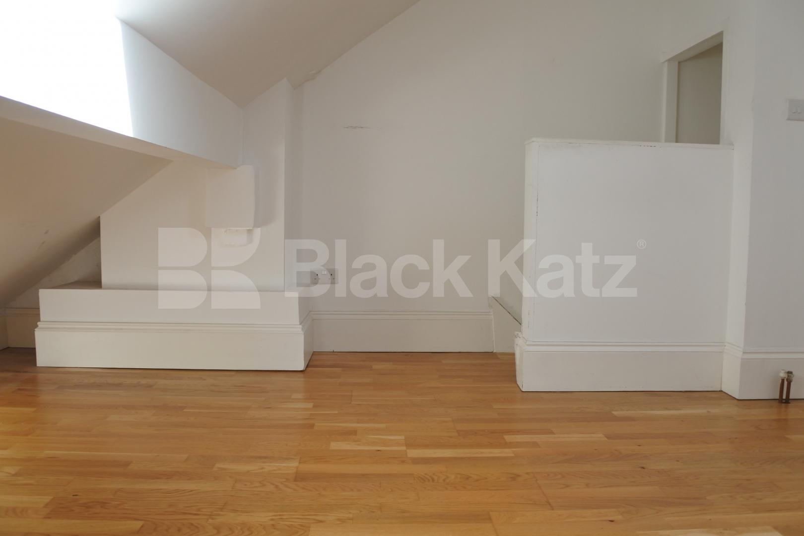 			3 Bedroom, 1 bath, 1 reception House			 Beechwood road, Crouch End