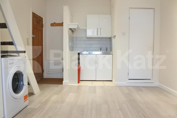 			Studio Apartment, 1 bath, 1 reception Flat			 Muswell Hill, Muswell Hill