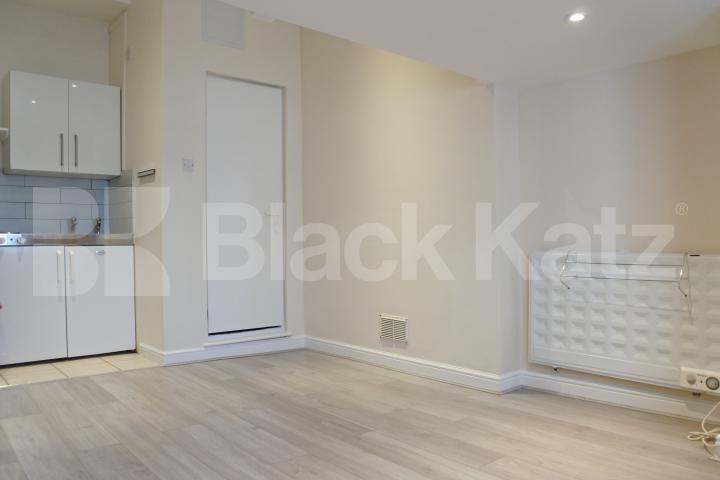 			Studio Apartment, 1 bath, 1 reception Flat			 Muswell Hill, Muswell Hill