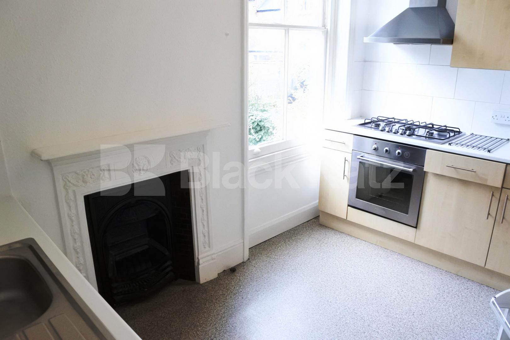 			FANSTASTIC NEW INSTRUCTION  No Admin Fees On This Property !, 3 Bedroom, 1 bath, 1 reception Flat			 Elms Avenue, Muswell Hill