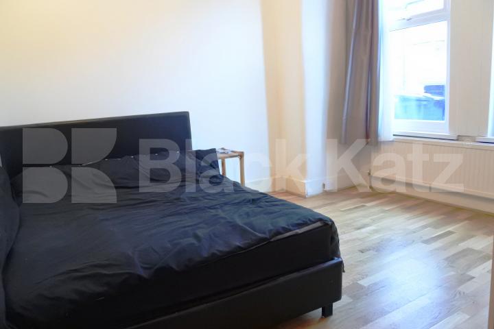 			Fantastic 5 Double Bed House Near Tube !, 5 Bedroom, 1 bath, 1 reception House			 Sydney Road, Haringey Ladder