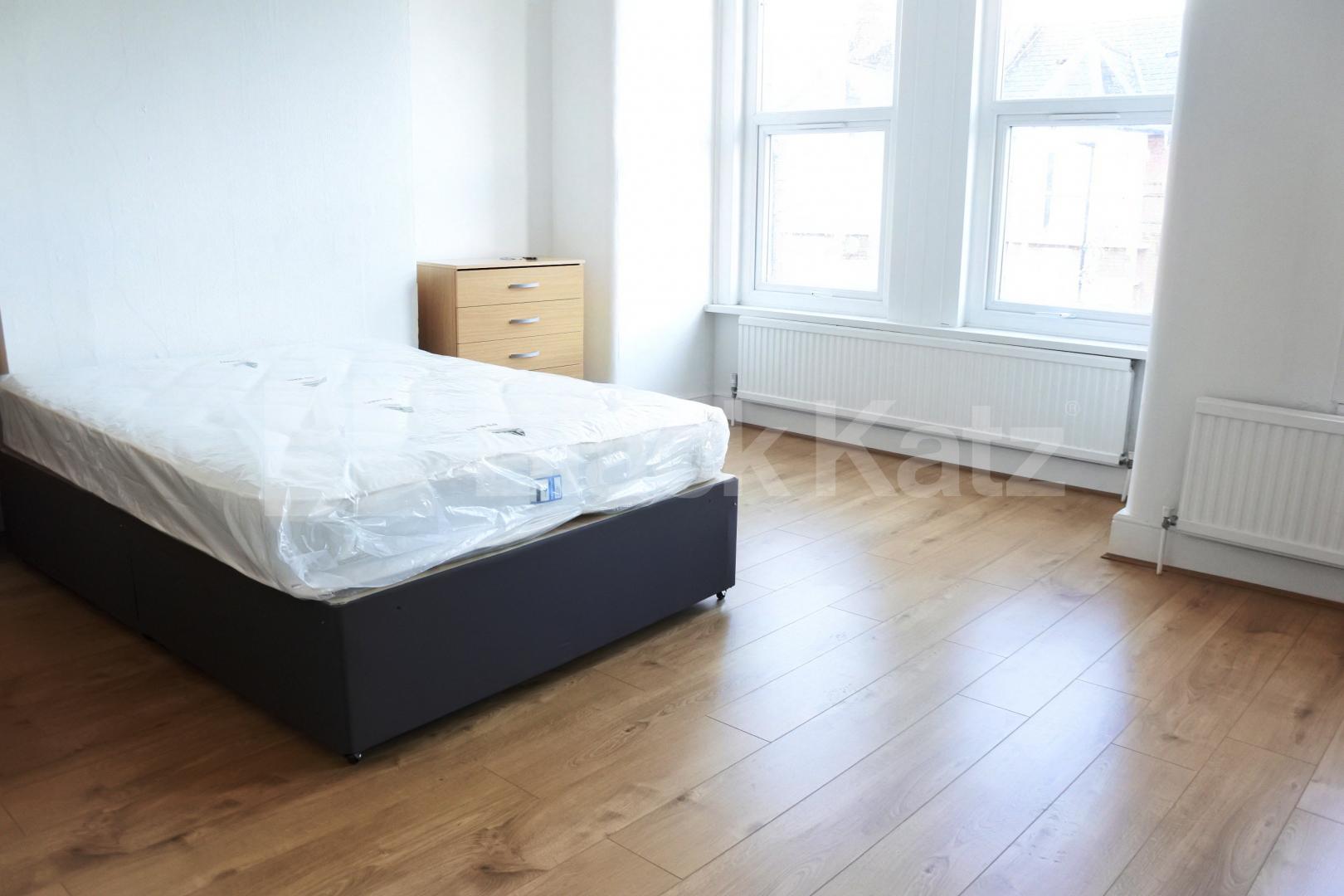 			Fantastic 5 Double Bed House Near Tube !, 5 Bedroom, 1 bath, 1 reception House			 Sydney Road, Haringey Ladder