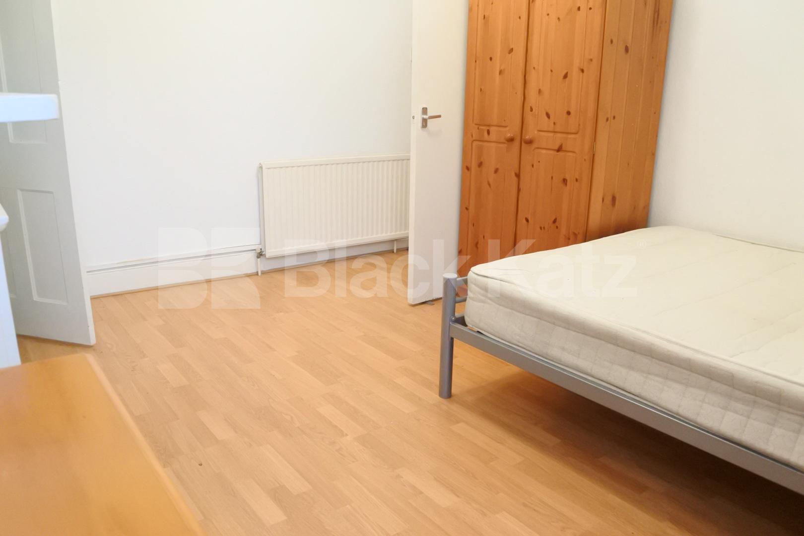 			3 Bedroom, 1 bath, 1 reception Flat			 Tottenham Lane, Crouch End