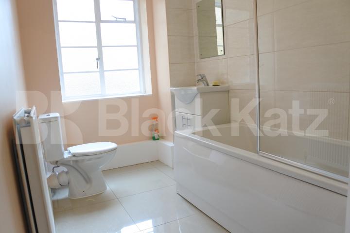 			3 Bedroom, 1 bath, 1 reception Flat			 Hornsey Lane, Highgate