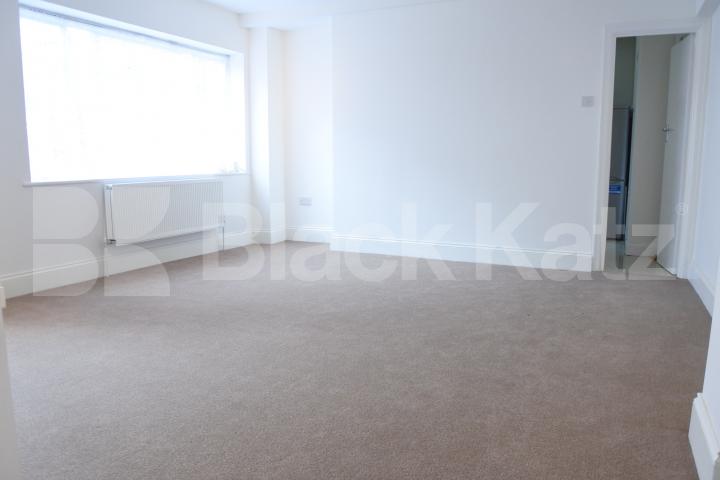 			3 Bedroom, 1 bath, 1 reception Flat			 Hornsey Lane, Highgate