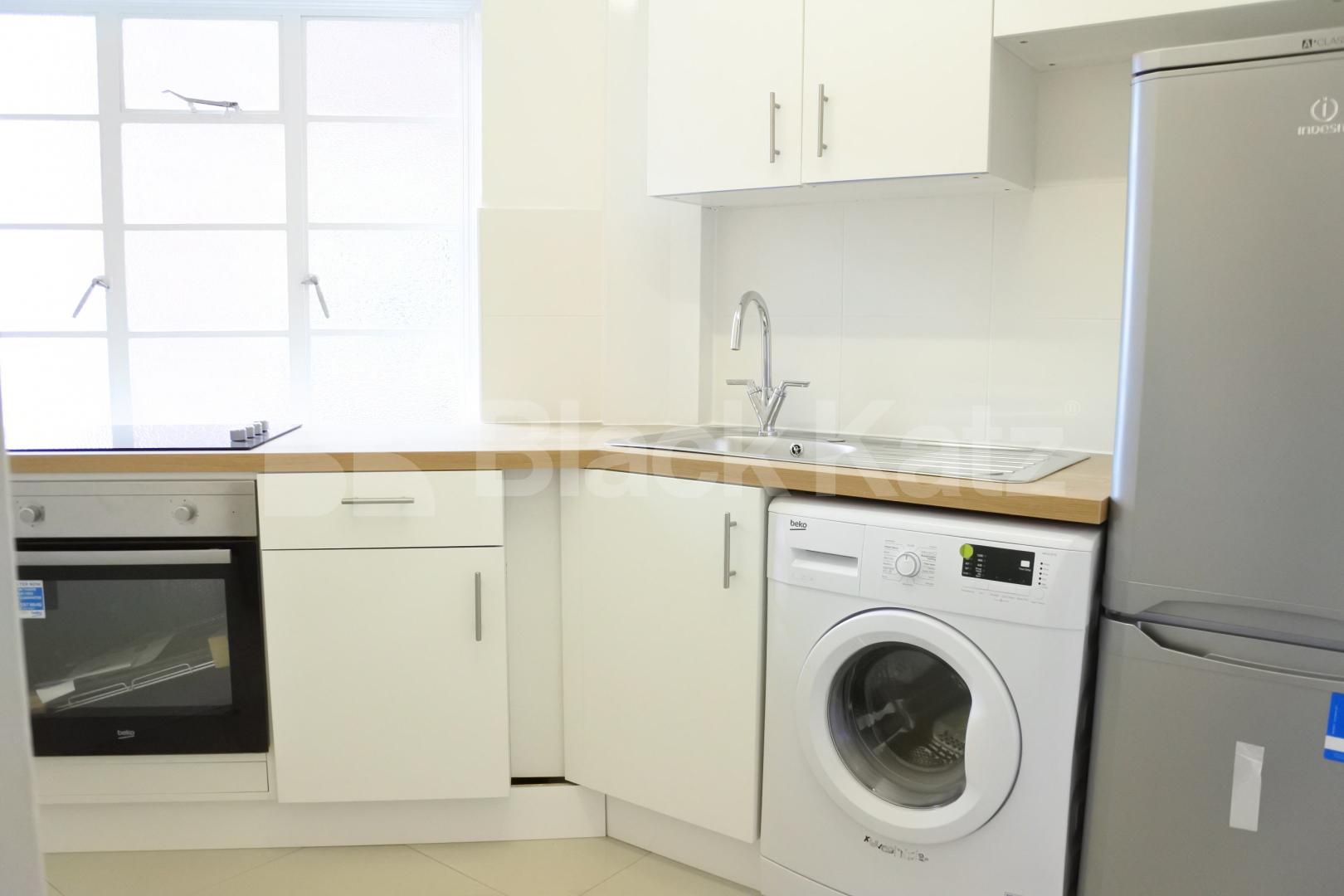 			3 Bedroom, 1 bath, 1 reception Flat			 Hornsey Lane, Highgate