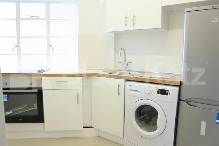 			3 Bedroom, 1 bath, 1 reception Flat			 Hornsey Lane, Highgate
