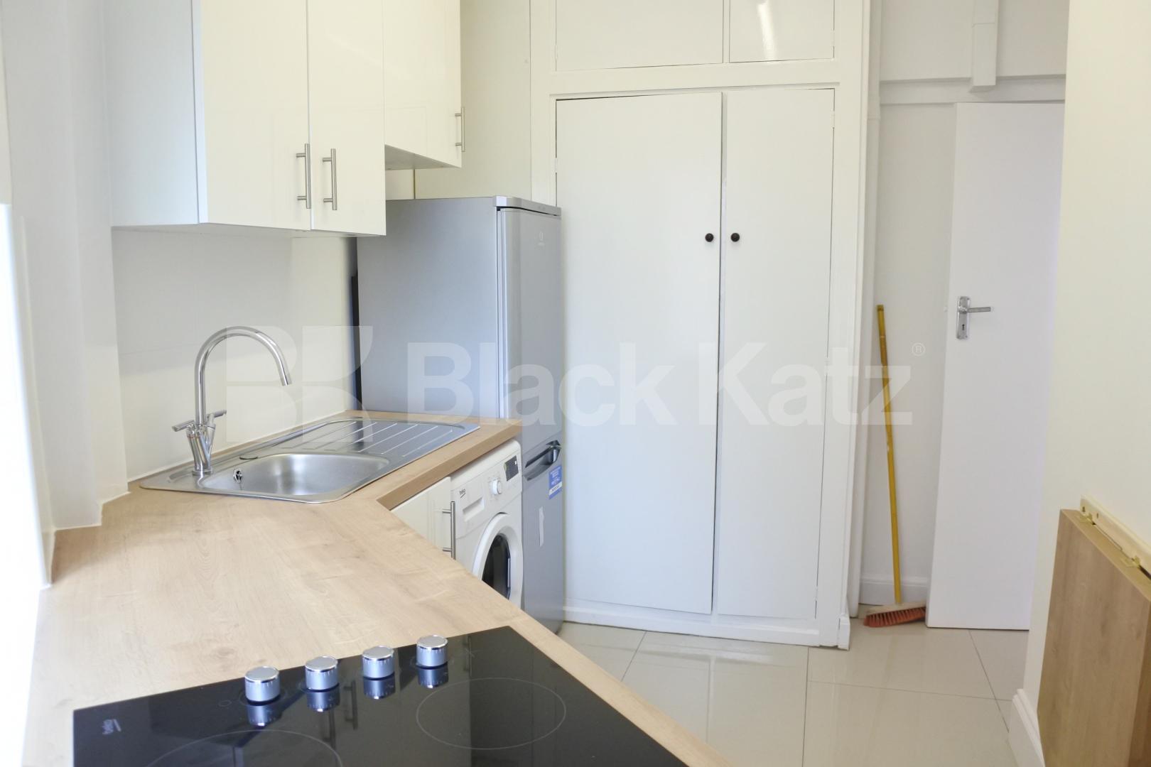 			3 Bedroom, 1 bath, 1 reception Flat			 Hornsey Lane, Highgate