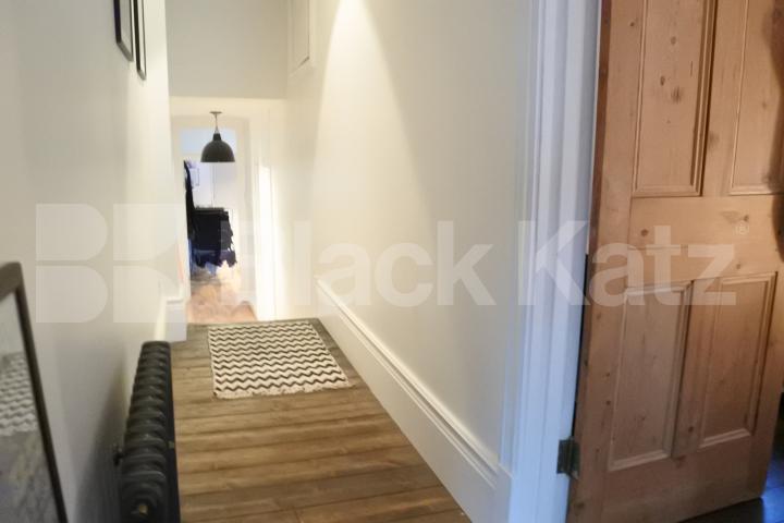 			Amazing Top Floor 2 Bed Property With Balcony !, 2 Bedroom, 1 bath, 1 reception Flat			 Priory Road, Crouch End