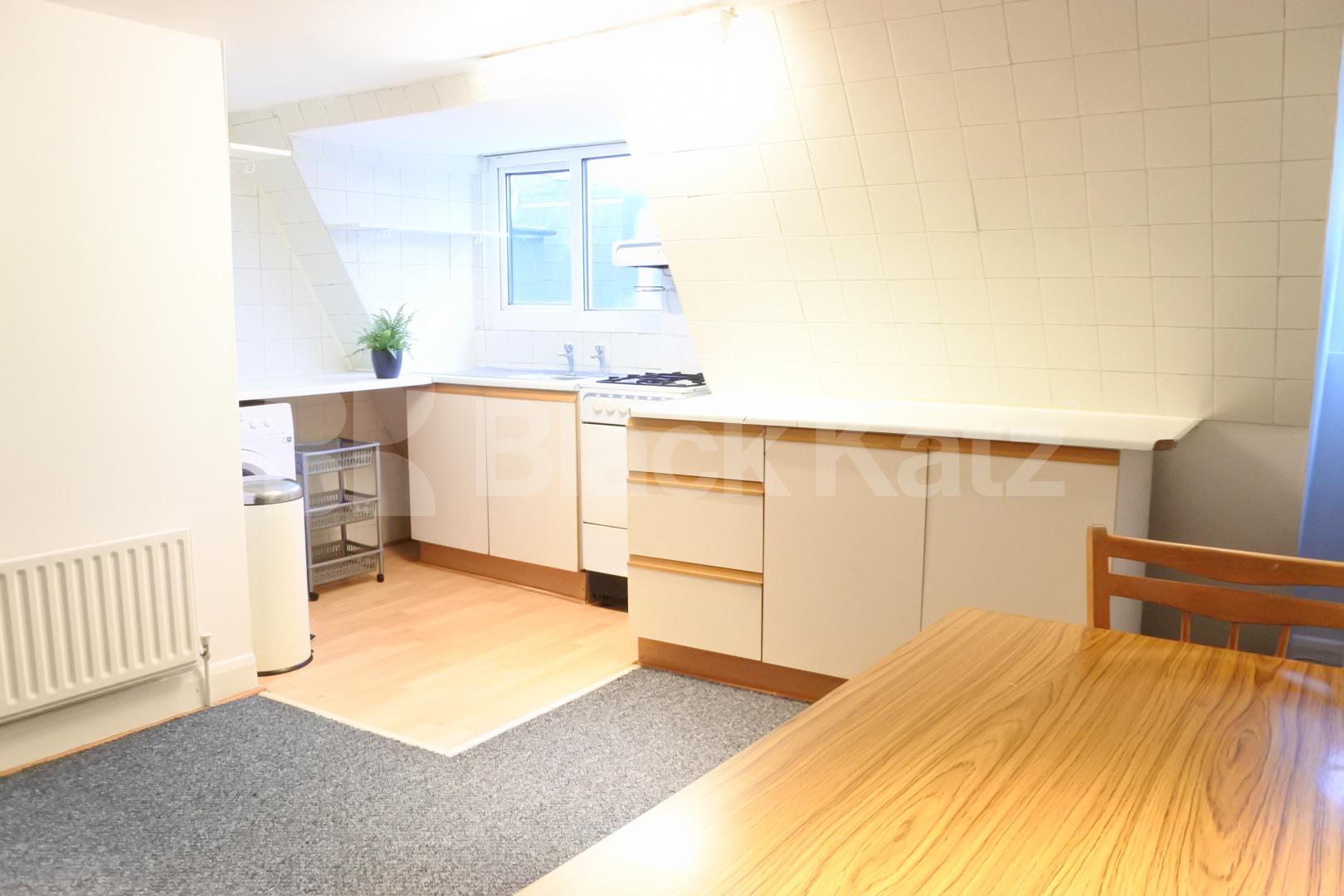 			New Instruction!, 1 Bedroom, 1 bath, 1 reception Flat			 Fairfax Mews, Turnpike Lane