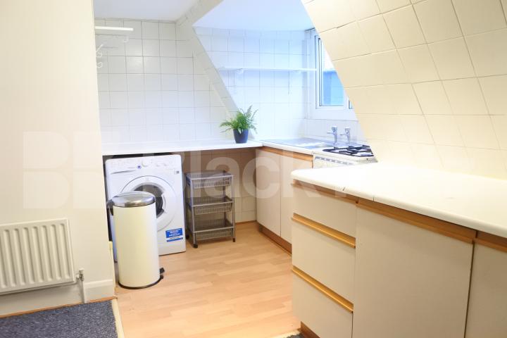 			New Instruction!, 1 Bedroom, 1 bath, 1 reception Flat			 Fairfax Mews, Turnpike Lane