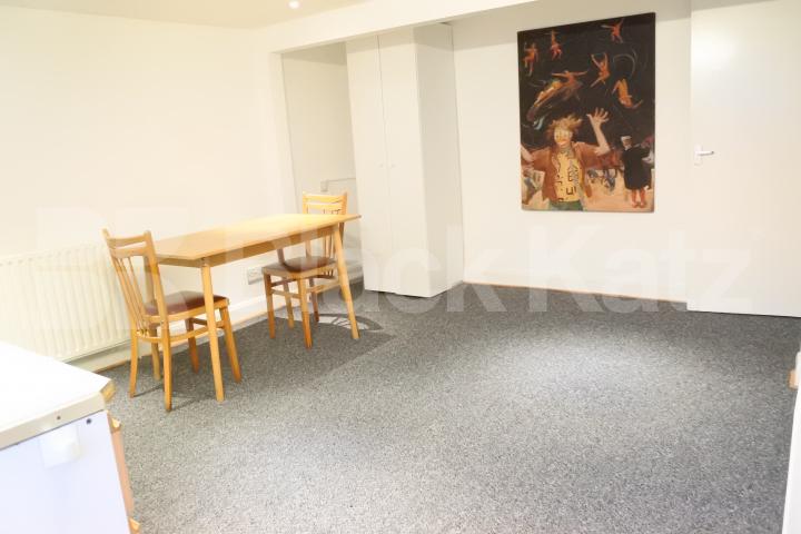 			New Instruction!, 1 Bedroom, 1 bath, 1 reception Flat			 Fairfax Mews, Turnpike Lane