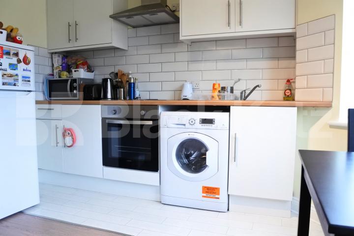 			Rent inclusive of all bills!, 1 Bedroom, 1 bath, 1 reception Flat			 Brownlow Road, Bounds Green 