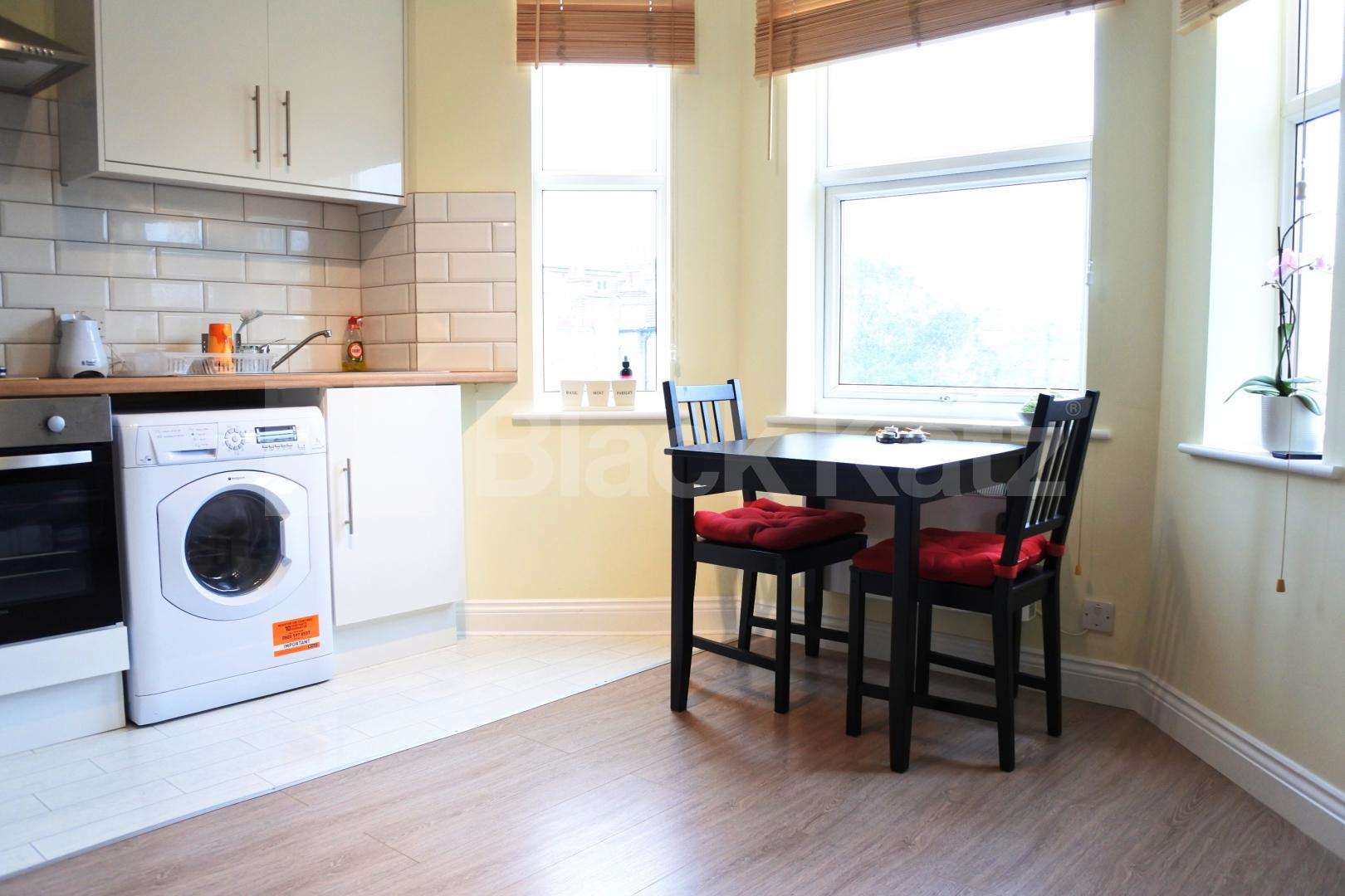 			Rent inclusive of all bills!, 1 Bedroom, 1 bath, 1 reception Flat			 Brownlow Road, Bounds Green 