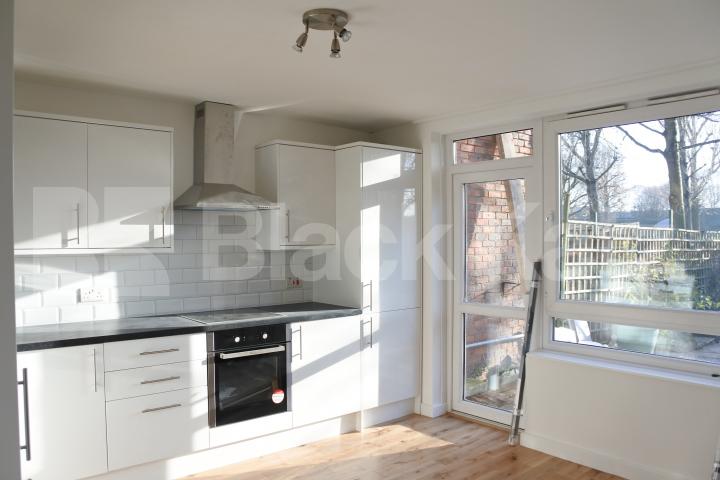 			FANSTASTIC NEW INSTRUCTION!, 4 Bedroom, 1 bath, 1 reception Maisonette			 Erskin Crescent, Tottenham Hale