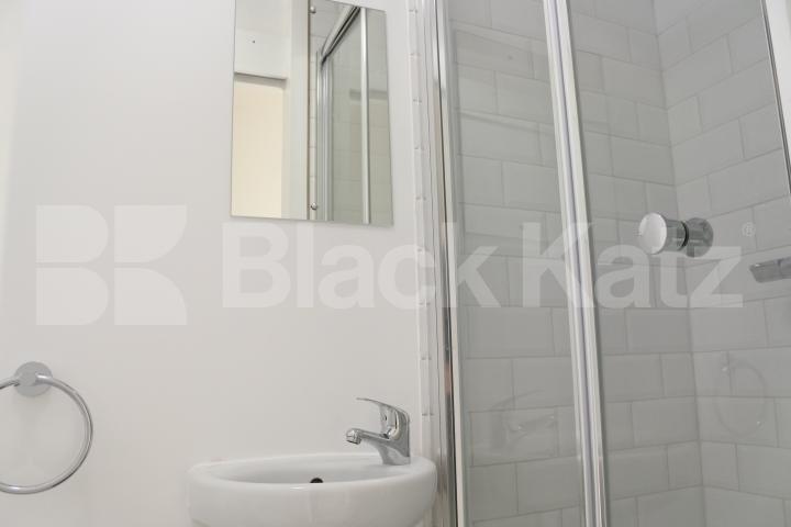 			FANSTASTIC NEW INSTRUCTION!, 4 Bedroom, 1 bath, 1 reception Maisonette			 Erskin Crescent, Tottenham Hale