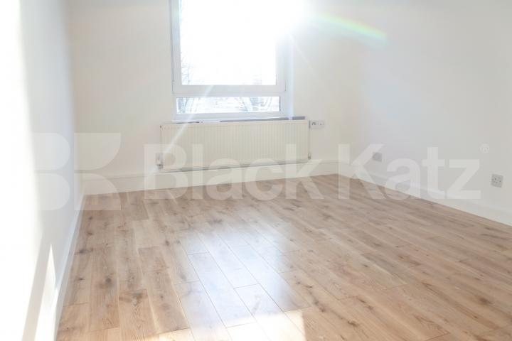 			FANSTASTIC NEW INSTRUCTION!, 4 Bedroom, 1 bath, 1 reception Maisonette			 Erskin Crescent, Tottenham Hale