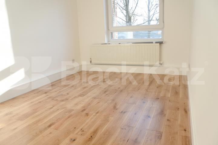 			FANSTASTIC NEW INSTRUCTION!, 4 Bedroom, 1 bath, 1 reception Maisonette			 Erskin Crescent, Tottenham Hale