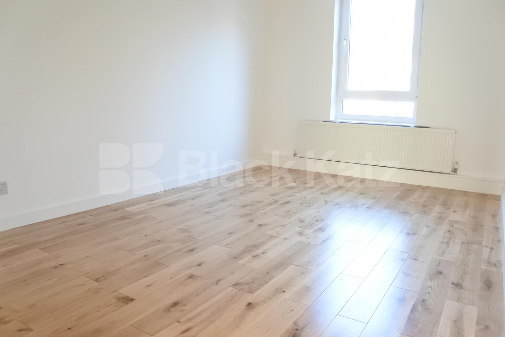 			FANSTASTIC NEW INSTRUCTION!, 4 Bedroom, 1 bath, 1 reception Maisonette			 Erskin Crescent, Tottenham Hale