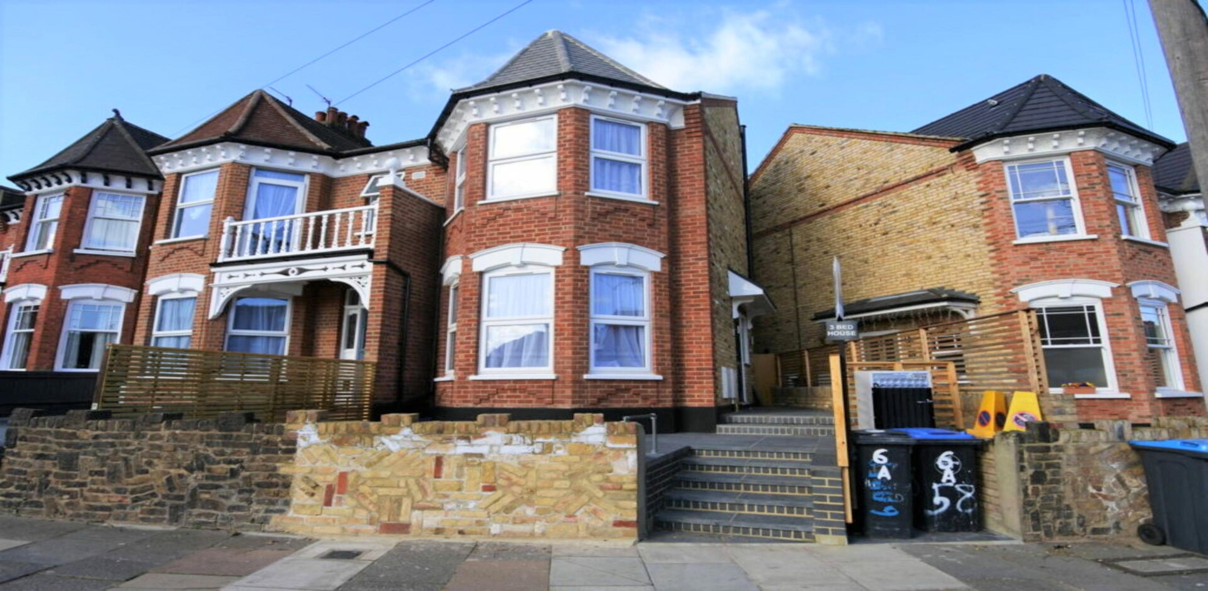 			3 Bedroom, 2 bath, 1 reception End Terraced House			 Aberdeen Road, Dollis Hill, Dollis Hill NW10