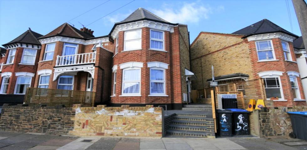 			3 Bedroom, 2 bath, 1 reception End Terraced House			 Aberdeen Road, Dollis Hill, Dollis Hill