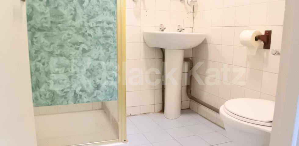 			Great 1 Bedroom , 1 Bedroom, 1 bath, 1 reception Flat			 Fairfax Mews, Turnpike Lane