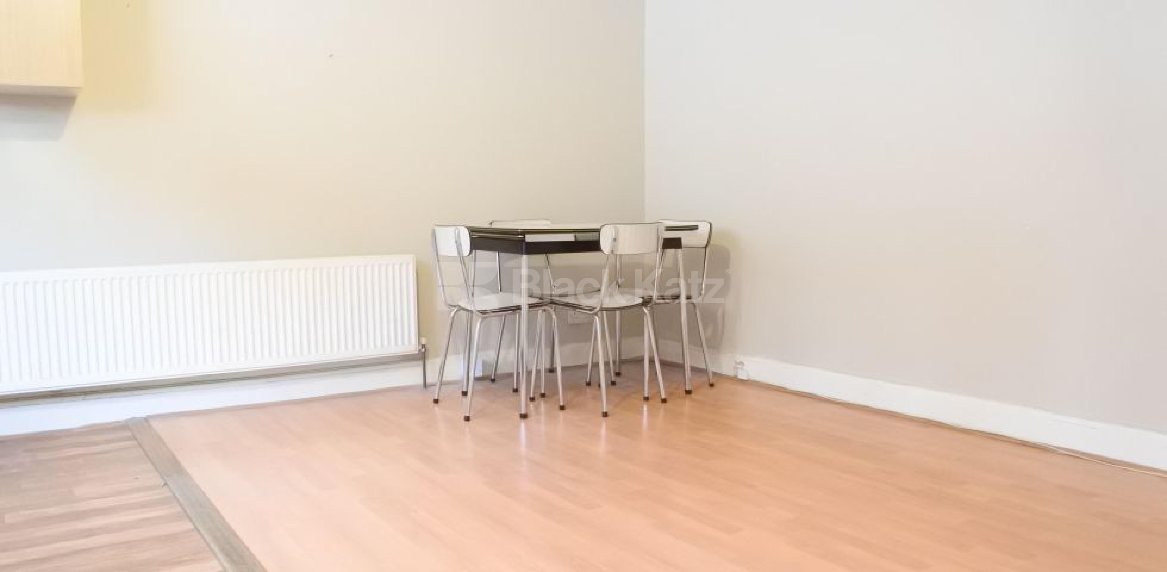 			Great 1 Bedroom , 1 Bedroom, 1 bath, 1 reception Flat			 Fairfax Mews, Turnpike Lane N8