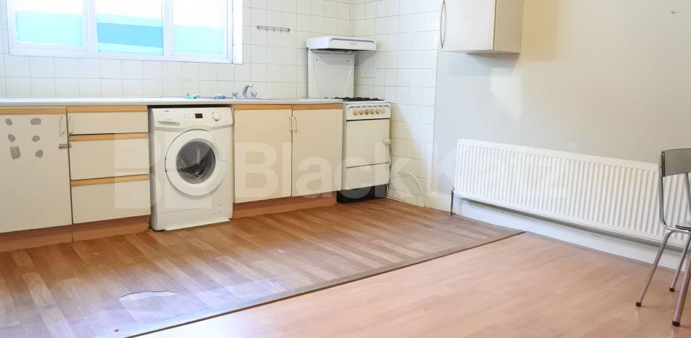 			Great 1 Bedroom , 1 Bedroom, 1 bath, 1 reception Flat			 Fairfax Mews, Turnpike Lane
