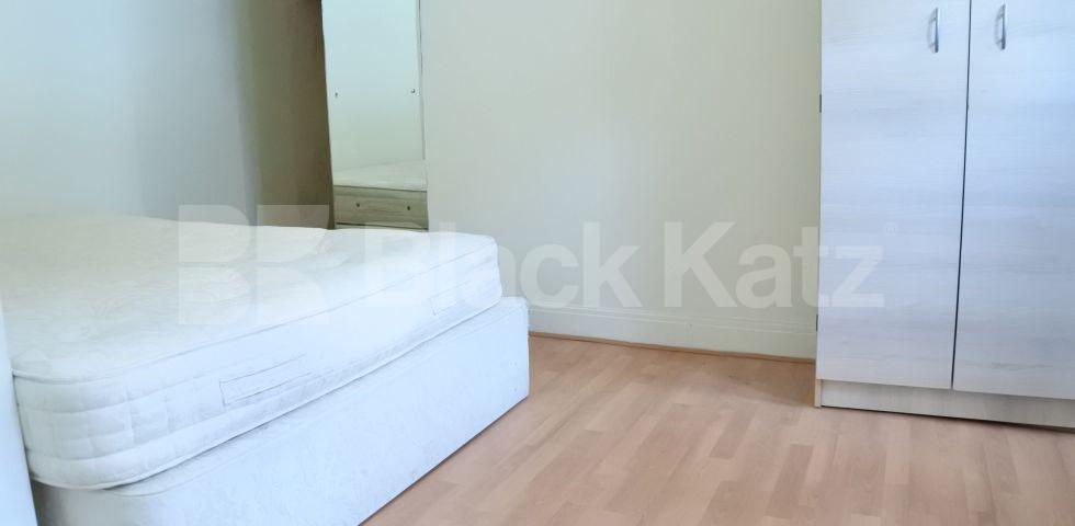 			Great 1 Bedroom , 1 Bedroom, 1 bath, 1 reception Flat			 Fairfax Mews, Turnpike Lane