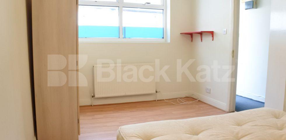 			Great 1 Bedroom , 1 Bedroom, 1 bath, 1 reception Flat			 Fairfax Mews, Turnpike Lane