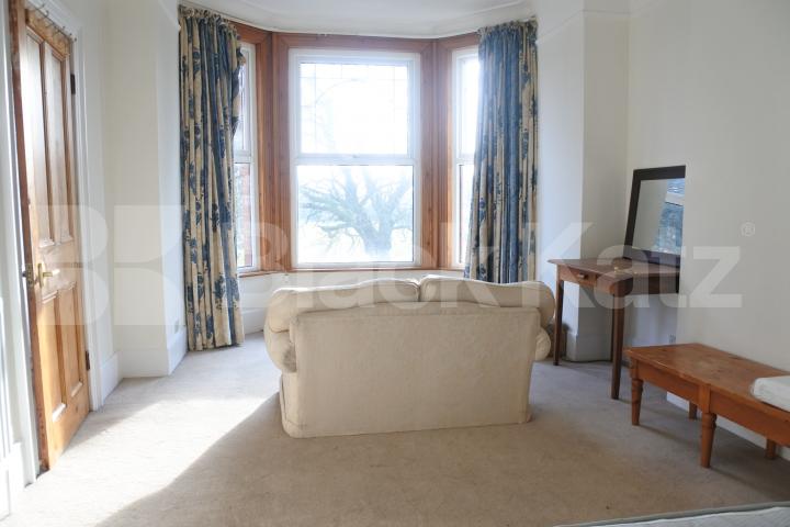 			NEW INSTRUCTION!, 3 Bedroom, 1 bath, 1 reception Flat			 Woodside Road, Wood Green