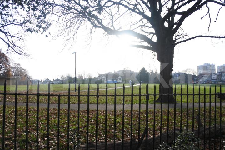 			NEW INSTRUCTION!, 3 Bedroom, 1 bath, 1 reception Flat			 Woodside Road, Wood Green