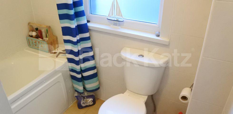 			Fantatstic new instruction, 1 Bedroom, 1 bath, 1 reception Flat			 High Street, Hornsey