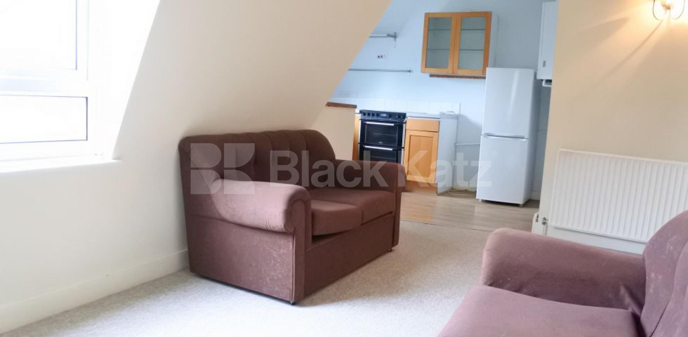 			Newly Decorated Top floor Property With Communal Garden, 2 Bedroom, 1 bath, 1 reception Flat			 Womersley Road, Crouch End