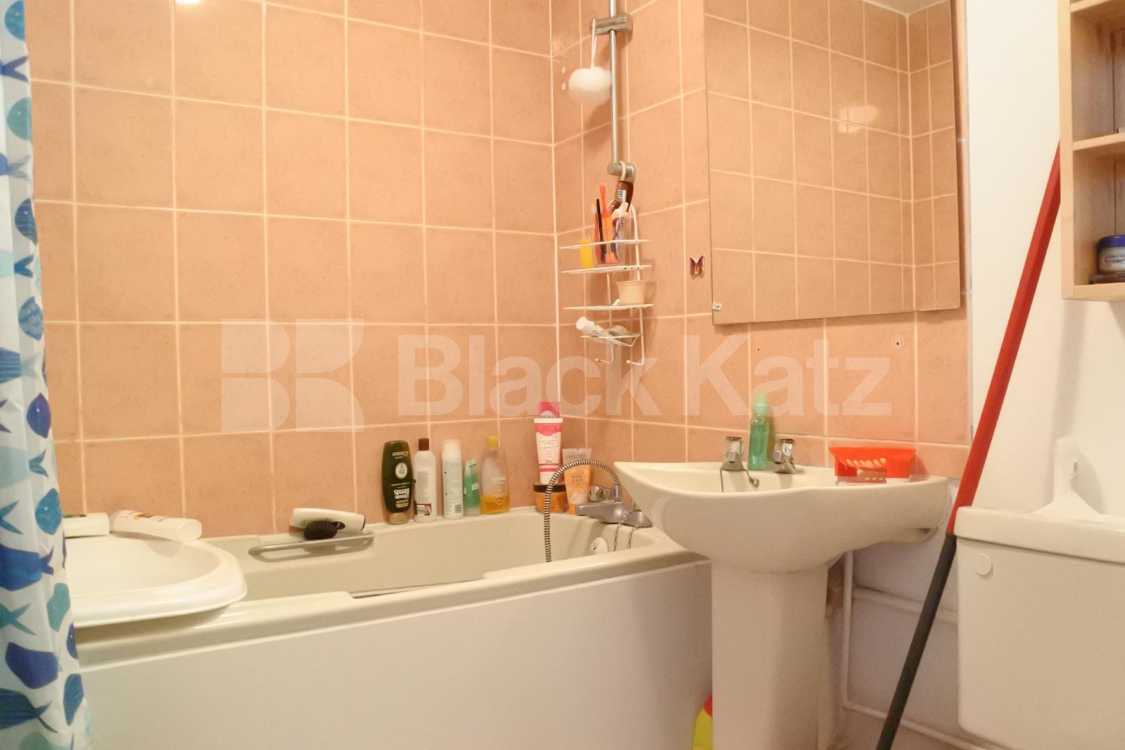 			1 Bedroom, 1 bath, 1 reception Flat			 Cambridge Gardens, MUSWELL HILL N10